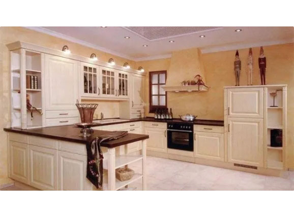 為什么越來越多人放棄實木家具，反而選擇全鋁定制？原因很簡單